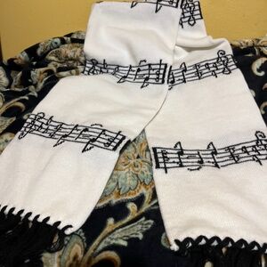 Piano scarf
